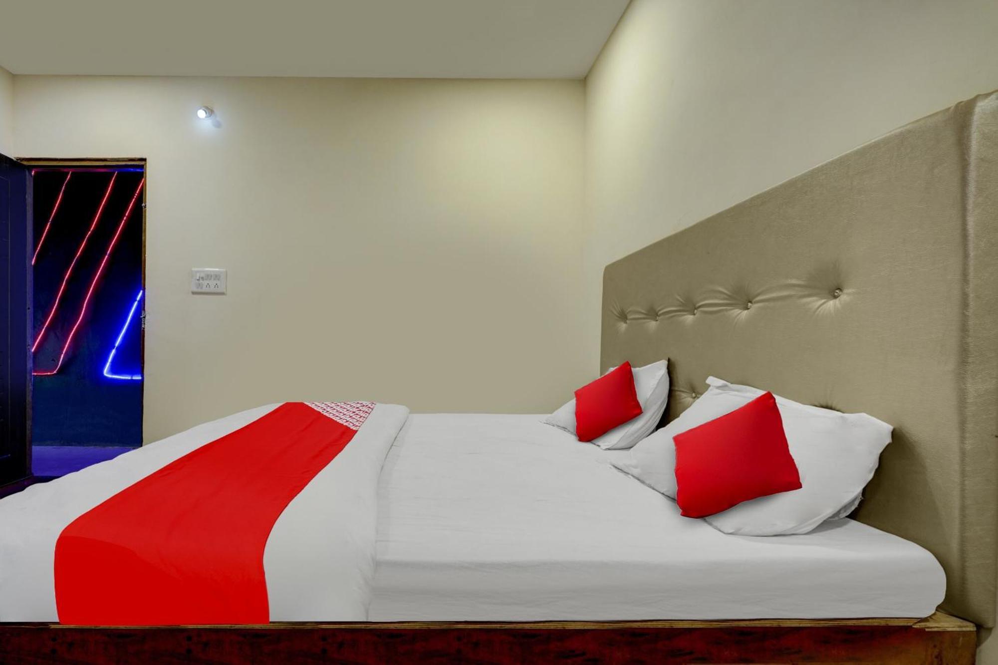 Oyo Flagship The Chirag Resort Bhandāra エクステリア 写真