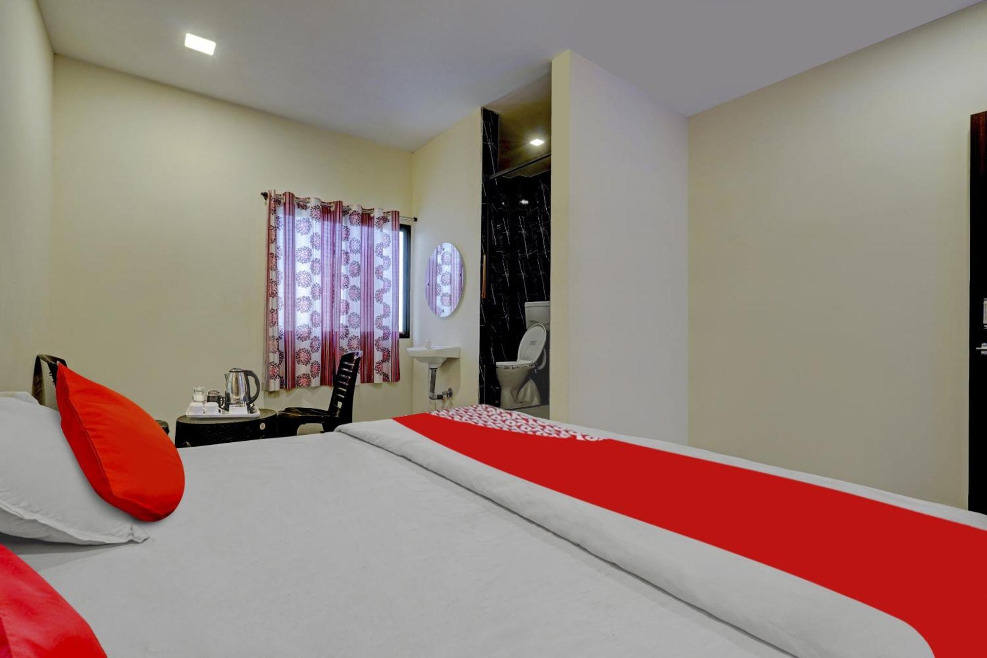 Oyo Flagship The Chirag Resort Bhandāra エクステリア 写真